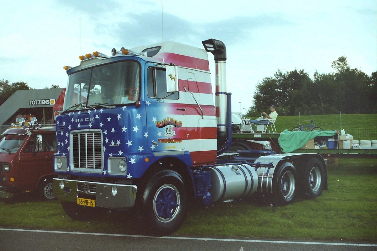 Нидерланды, № 36-VB-15 — Mack F-Series