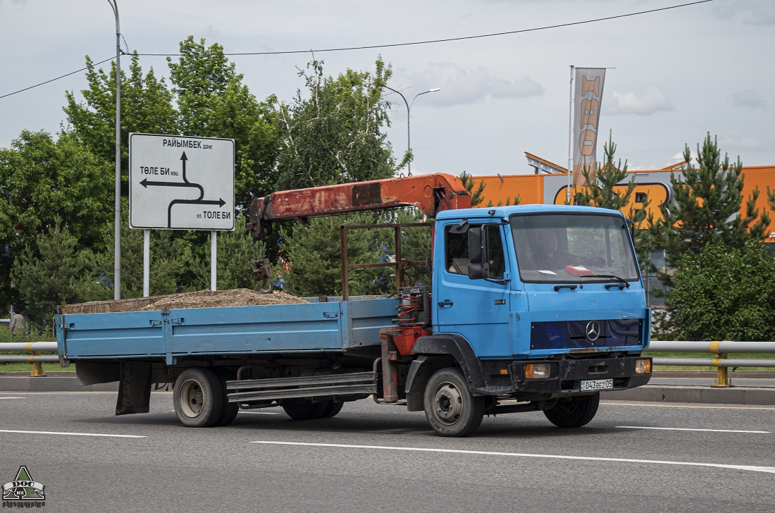 Алматинская область, № 043 BEZ 05 — Mercedes-Benz LK 814