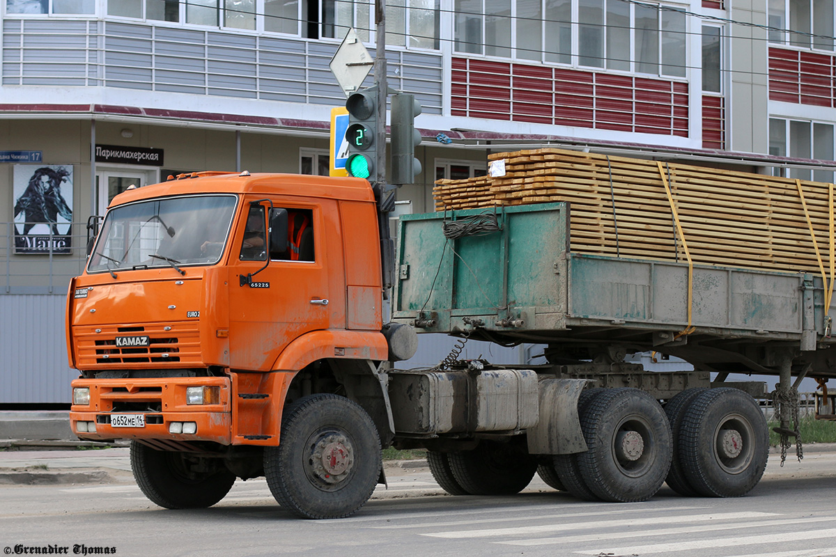 Саха (Якутия), № О 652 МЕ 14 — КамАЗ-65225 [652250]