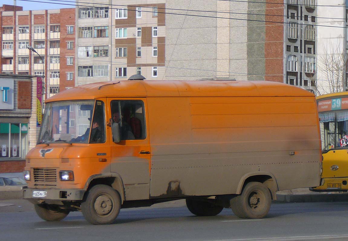 Удмуртия, № У 605 МН 18 — Mercedes-Benz T2 ('1967)