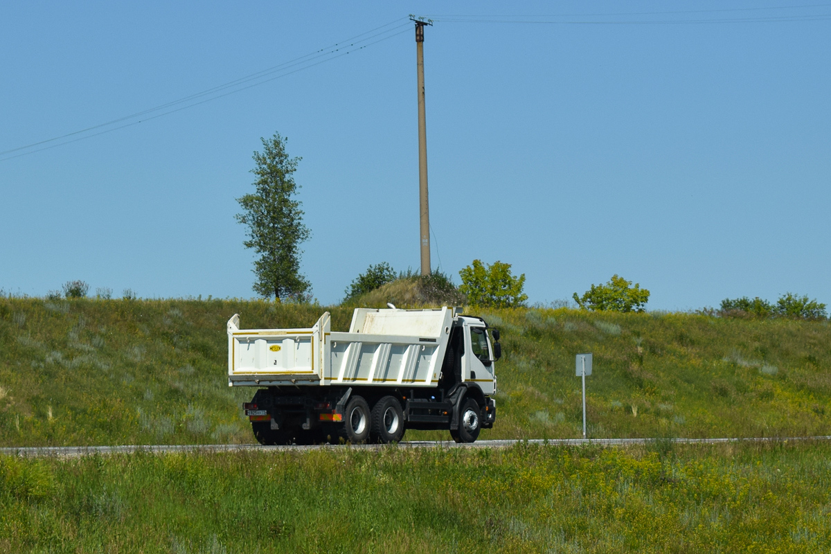 Ульяновская область, № Е 825 НУ 73 — Volvo ('2006) FE