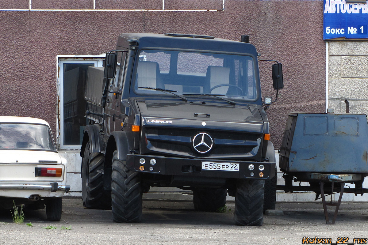 Алтайский край, № Е 555 ЕР 22 — Mercedes-Benz Unimog (общ.м)
