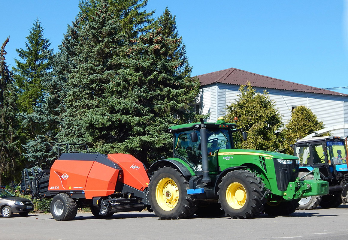 Белгородская область, № (31) Б/Н СТ 0042 — John Deere 8R (общая модель); Прицепы сельскохозяйственные — Пресс-подборщики (общая)