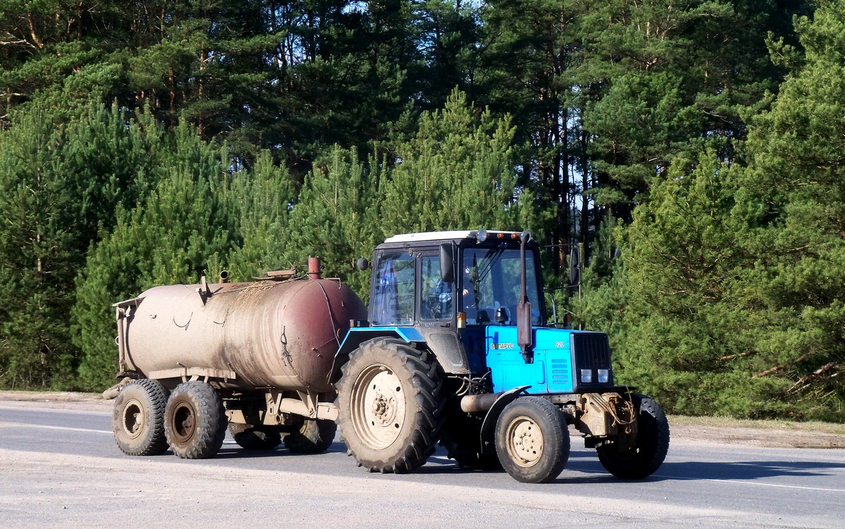 Могилёвская область, № IВ-6 364* — Беларус-920; Прицепы сельскохозяйственные — Машины для внесения жидких удобрений