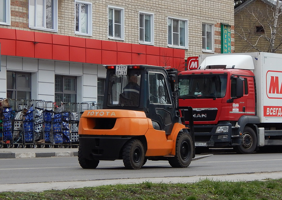 Белгородская область, № 7117 ЕР 31 — Toyota (общая модель)