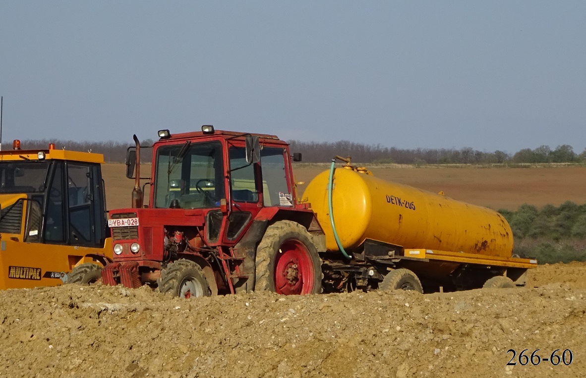 Венгрия, № YBA-028 — МТЗ-82; Прицепы сельскохозяйственные — Машины для внесения жидких удобрений
