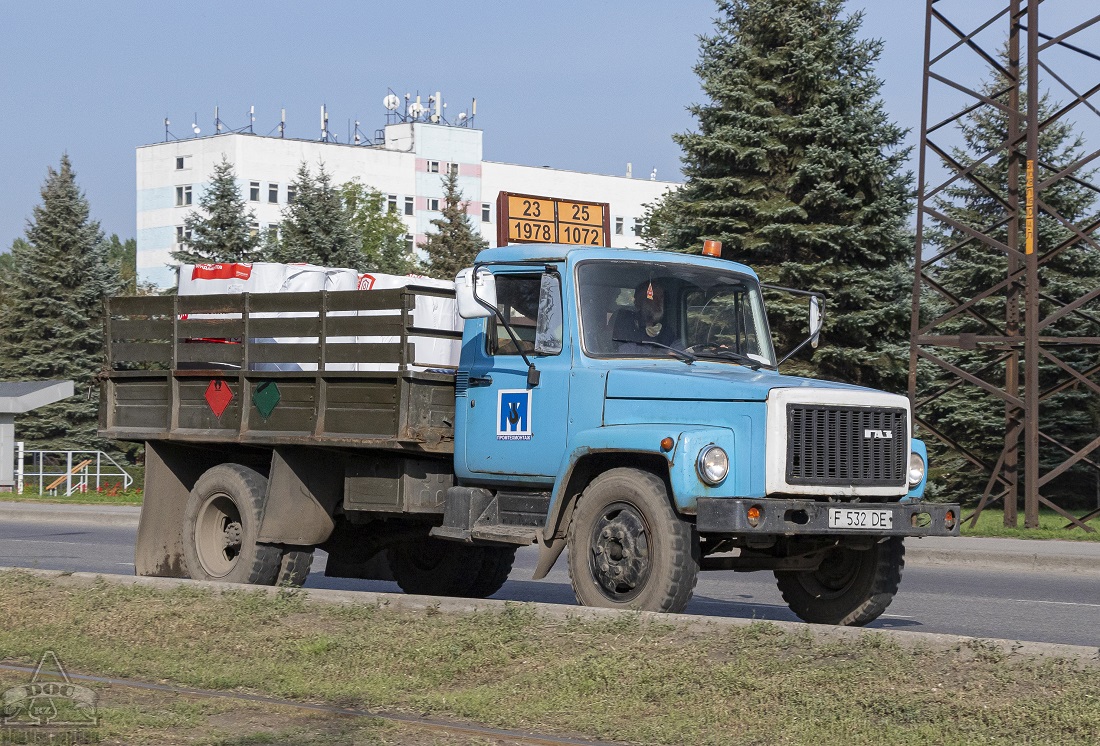 Восточно-Казахстанская область, № F 532 DE — ГАЗ-33073