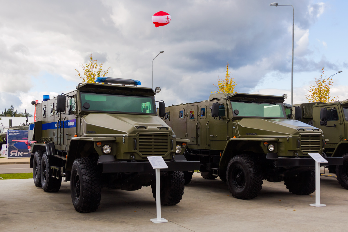 Транспорт силовых ведомств РФ — Военно-технический форум "Армия-2016"