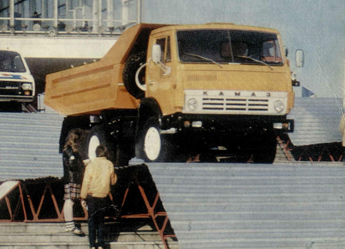 Москва — Исторические фотографии (Автомобили); Москва — Автопром-84. ВДНХ, 1984