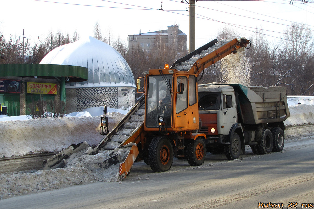Алтайский край, № 9242 МС 22 — Амкодор-37; Алтайский край — Автомобили с нечитаемыми на фото номерами