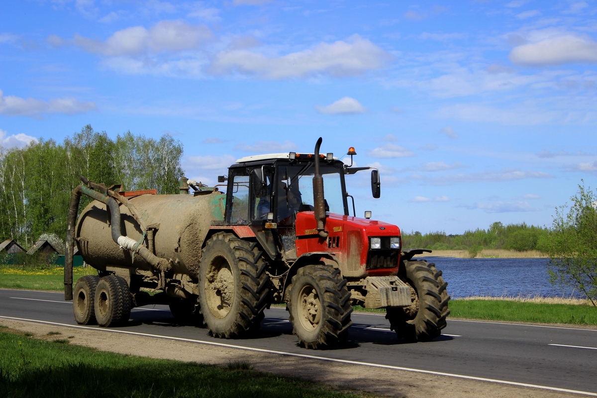 Могилёвская область, № ТК-6 21** — Беларус-1221.3; Прицепы сельскохозяйственные — Машины для внесения жидких удобрений