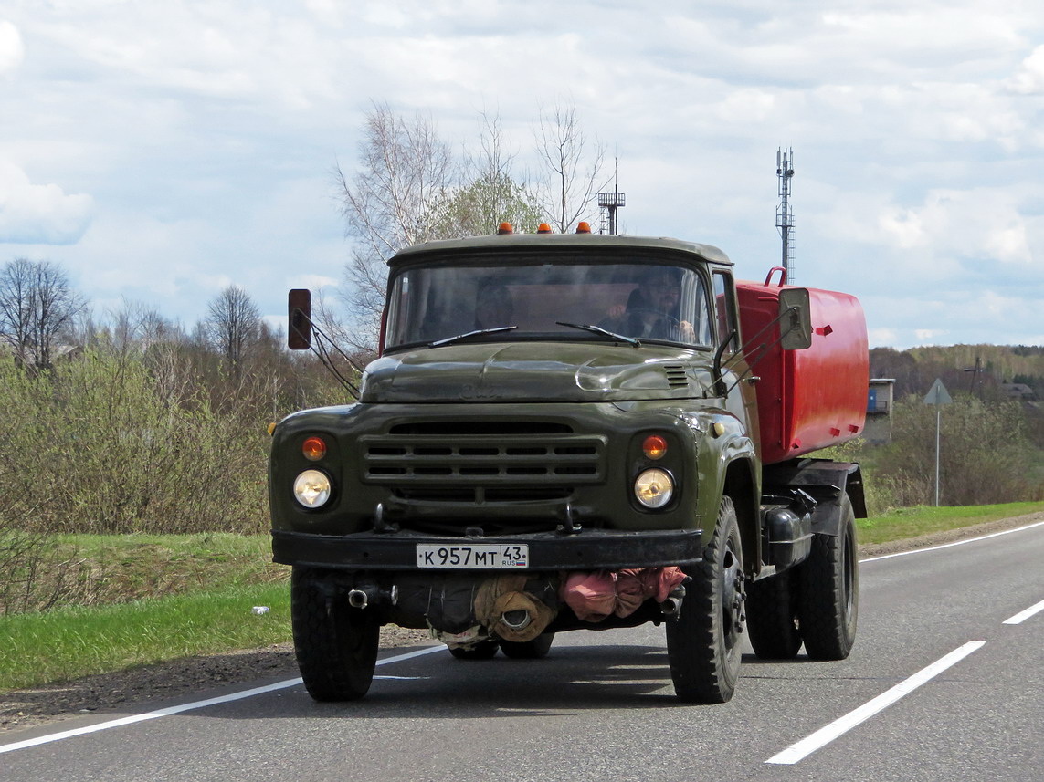 Кировская область, № К 957 МТ 43 — ЗИЛ-431412