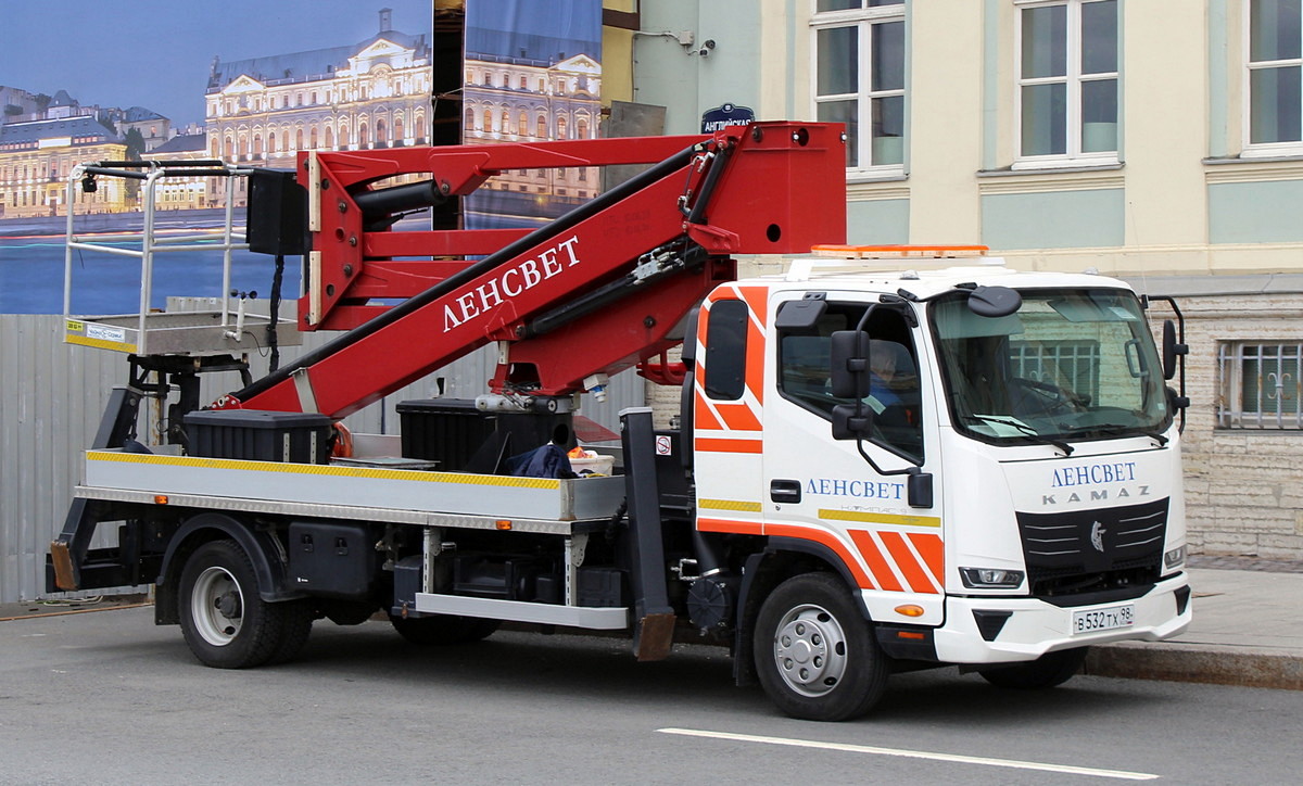 Санкт-Петербург, № В 532 ТХ 98 — КамАЗ-43089-F5 "Компас 9"