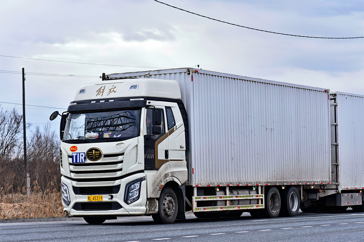 Китай, № 蒙L-45319 — FAW J6 (общая модель)