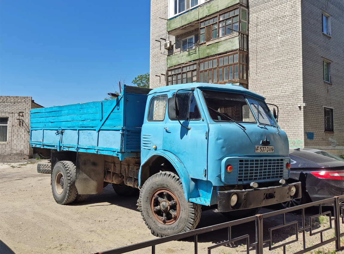 Восточно-Казахстанская область, № F 537 DVN — МАЗ-5335