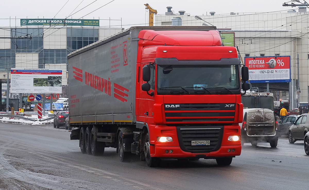Брянская область, № М 824 РС 32 — DAF XF105 FT