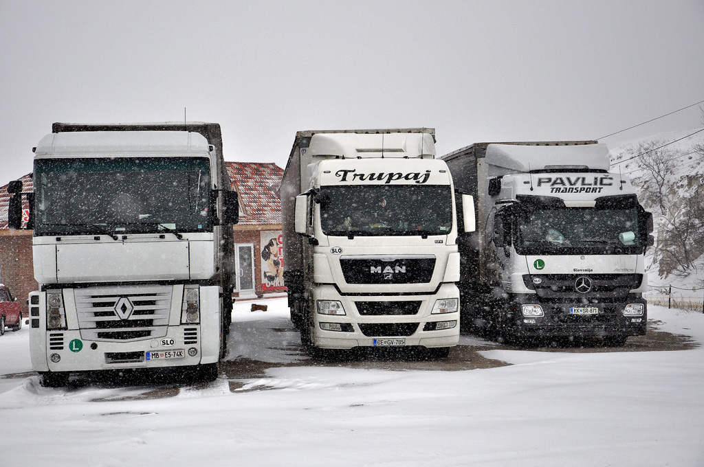 Словения, № MB E5-74K — Renault Magnum ('2005); Словения, № CE GV-785 — MAN TGX ('2007) 18.480; Словения, № KK SR-871 — Mercedes-Benz Actros ('2009)