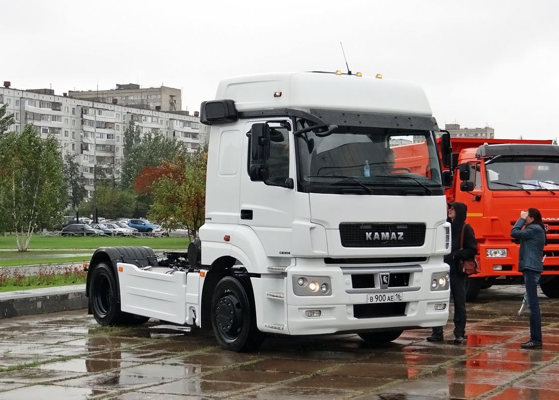 Татарстан, № В 900 АЕ 16 — КамАЗ-5490-T5(68)