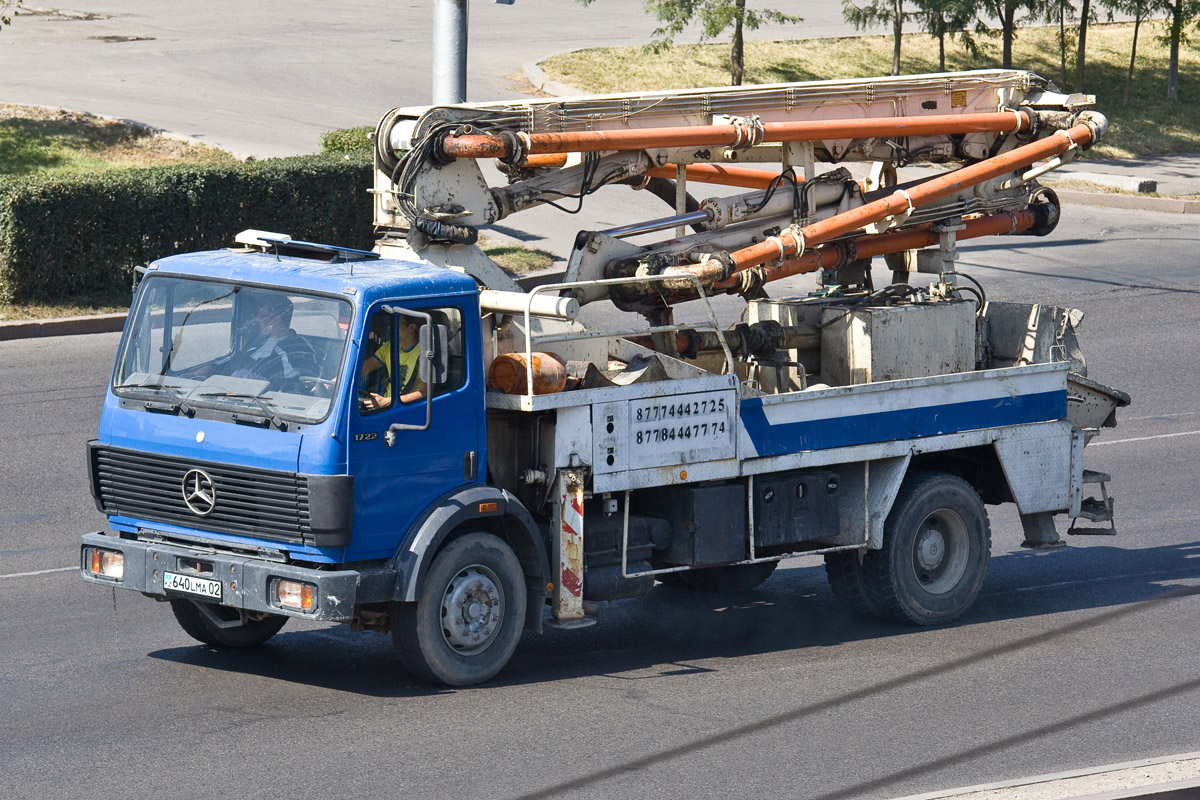 Алматы, № 640 LMA 02 — Mercedes-Benz SK 1722