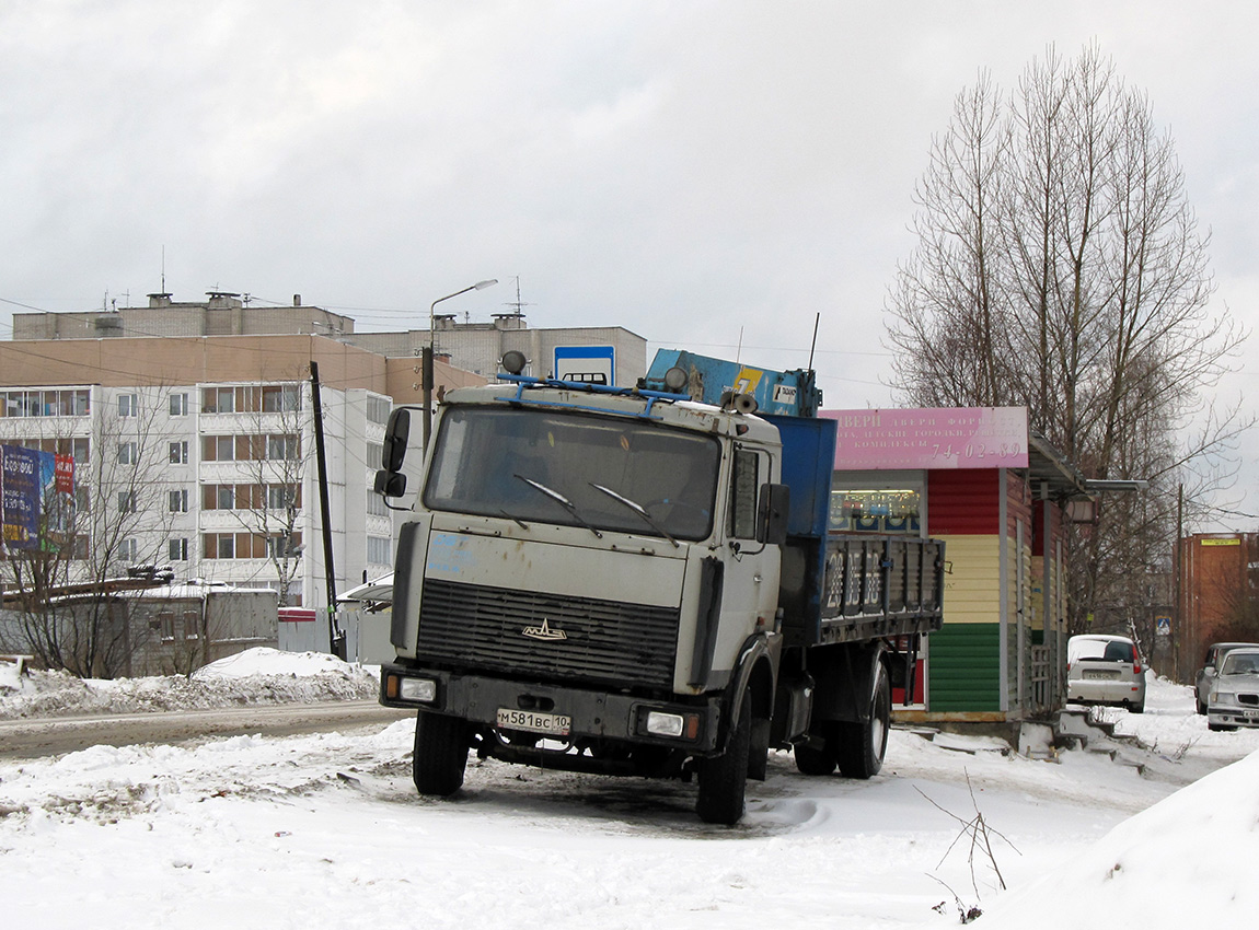 Карелия, № М 581 ВС 10 — МАЗ-53366