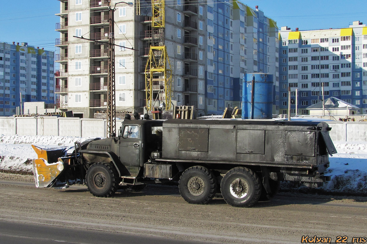Алтайский край, № Х 867 МН 22 — Урал-375Е