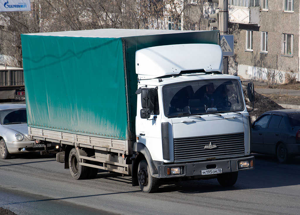 Удмуртия, № М 195 ОМ 18 — МАЗ-437041