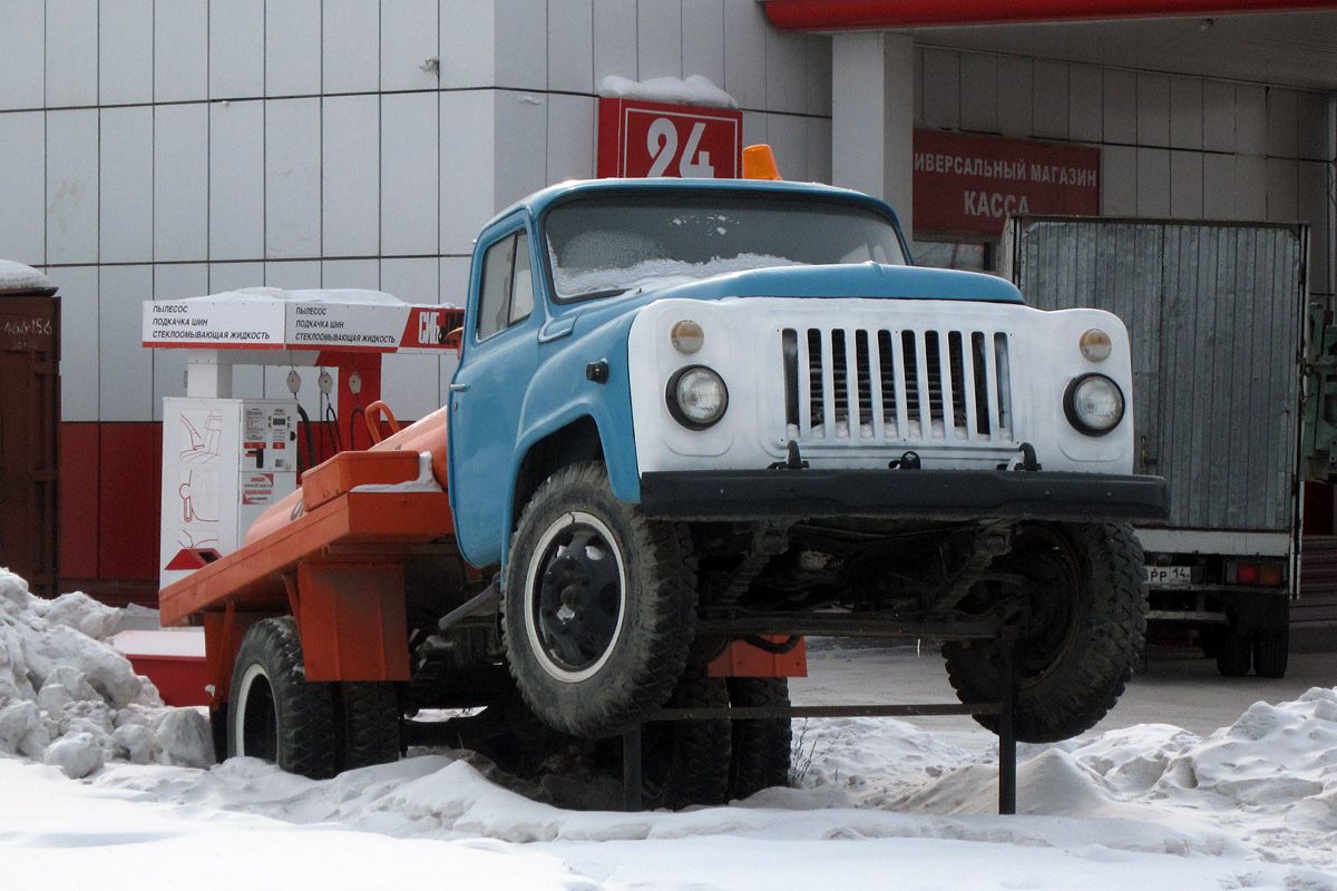 Саха (Якутия), № (14) Б/Н 0003 — ГАЗ-52-04; Техника на постаментах, памятники (Саха (Якутия)); Транспортные средства без номеров (Саха (Якутия))