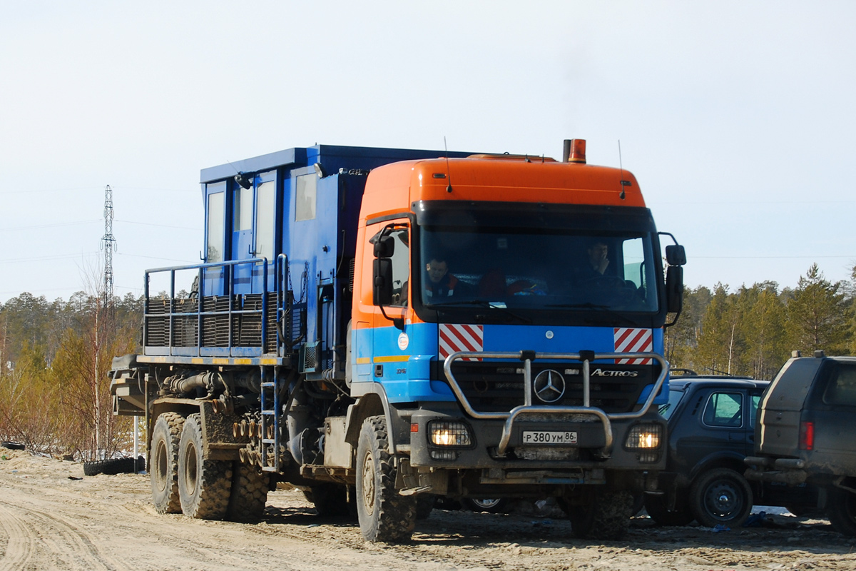 Ханты-Мансийский автоном.округ, № Р 380 УМ 86 — Mercedes-Benz Actros ('2003) 3344
