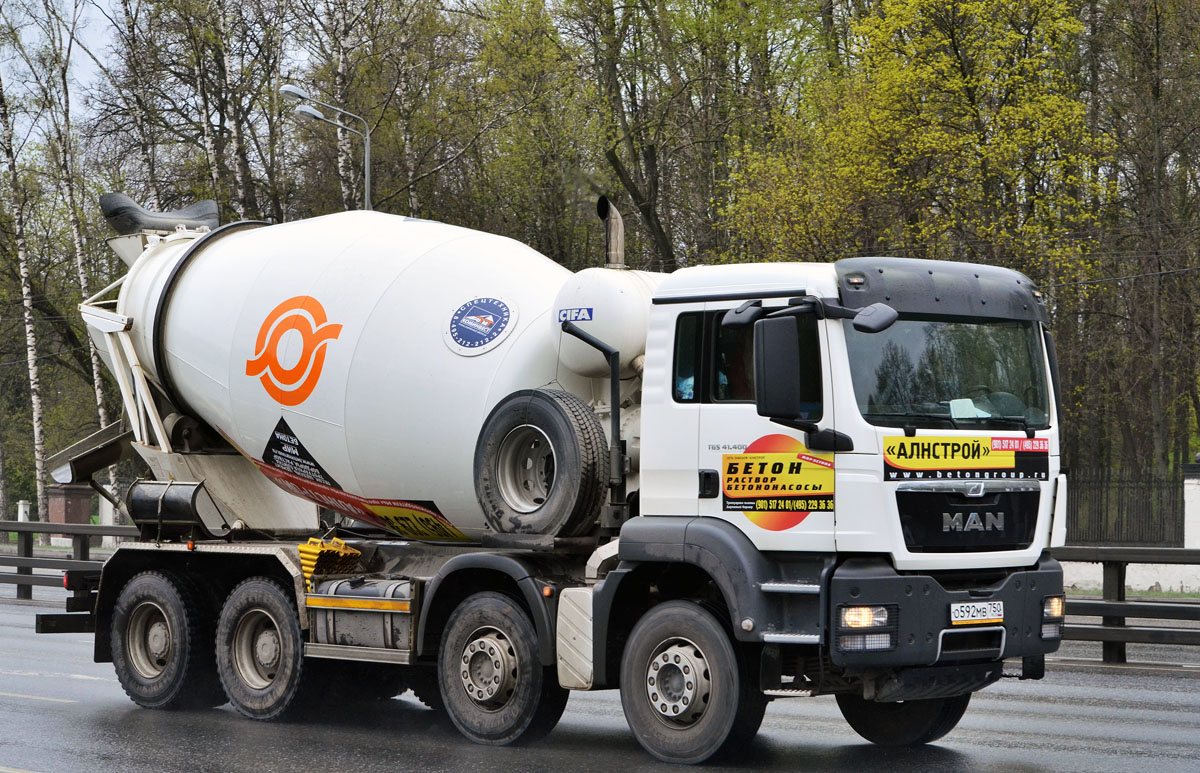 Московская область, № О 592 МВ 750 — MAN TGS 41.400