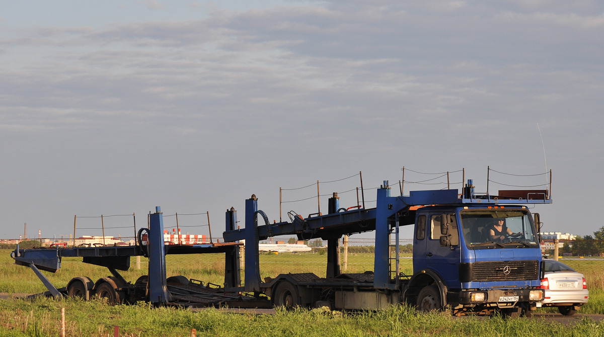 Новосибирская область, № Е 242 НТ 154 — Mercedes-Benz NG 1622