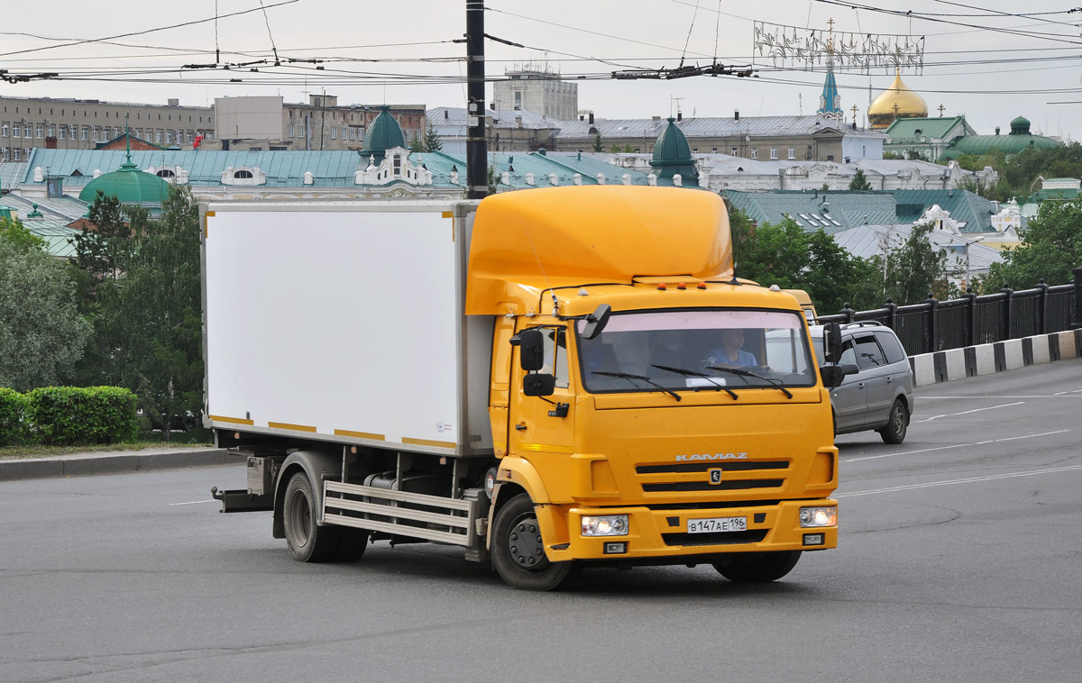 Свердловская область, № В 147 АЕ 196 — КамАЗ-4308-R4(28)