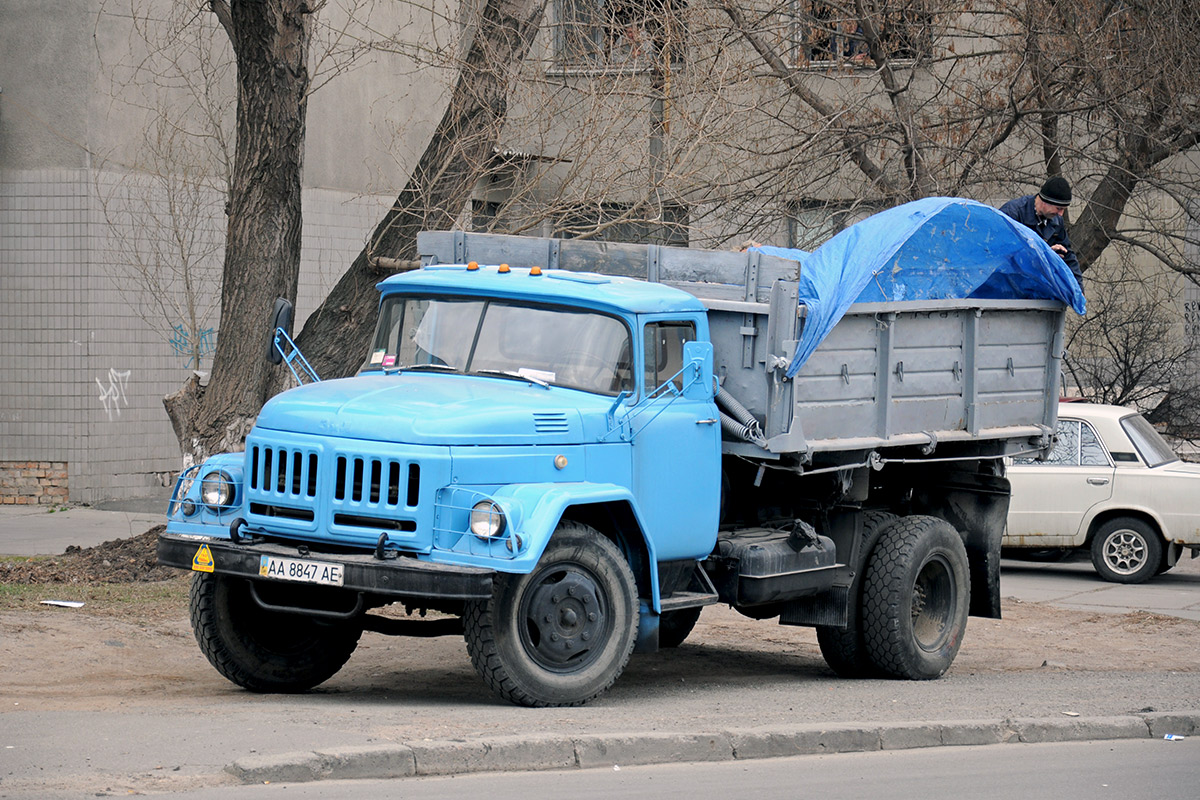 Киев, № АА 8847 АЕ — ЗИЛ-495710