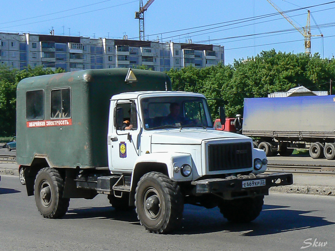 Алтайский край, № Е 669 КР 22 — ГАЗ-3308 «Садко»