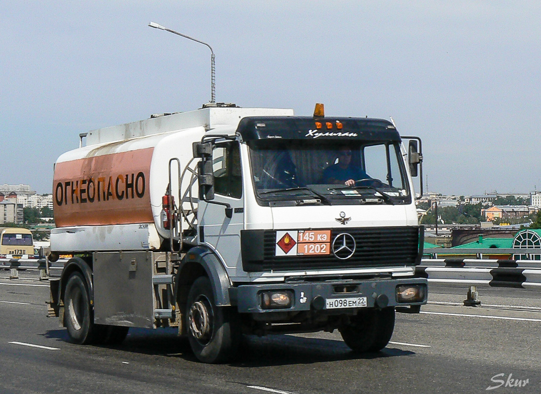 Алтайский край, № Н 098 ЕМ 22 — Mercedes-Benz SK 1722