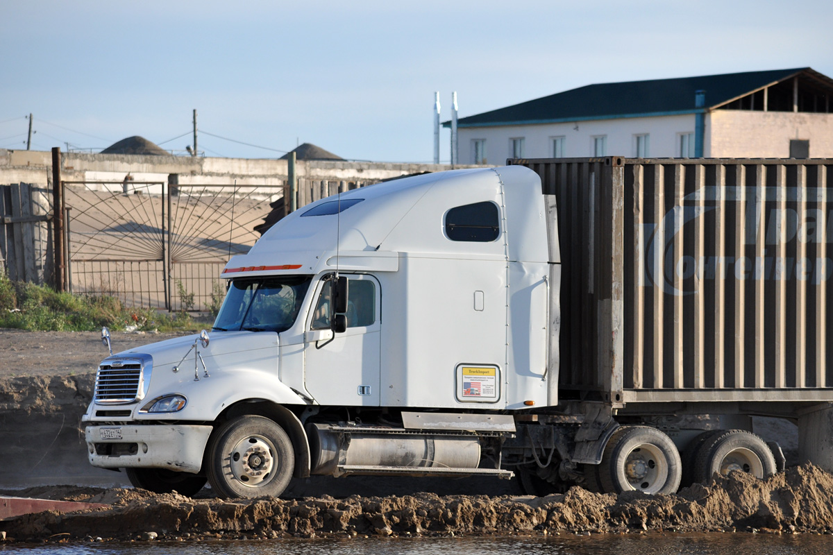 Саха (Якутия), № У 632 ЕТ 14 — Freightliner Columbia