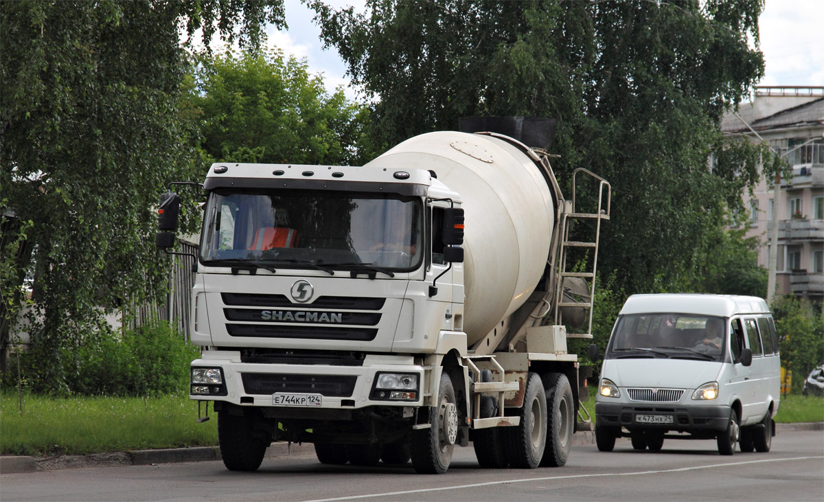Красноярский край, № Е 744 КР 124 — Shaanxi Shacman F3000 SX525x