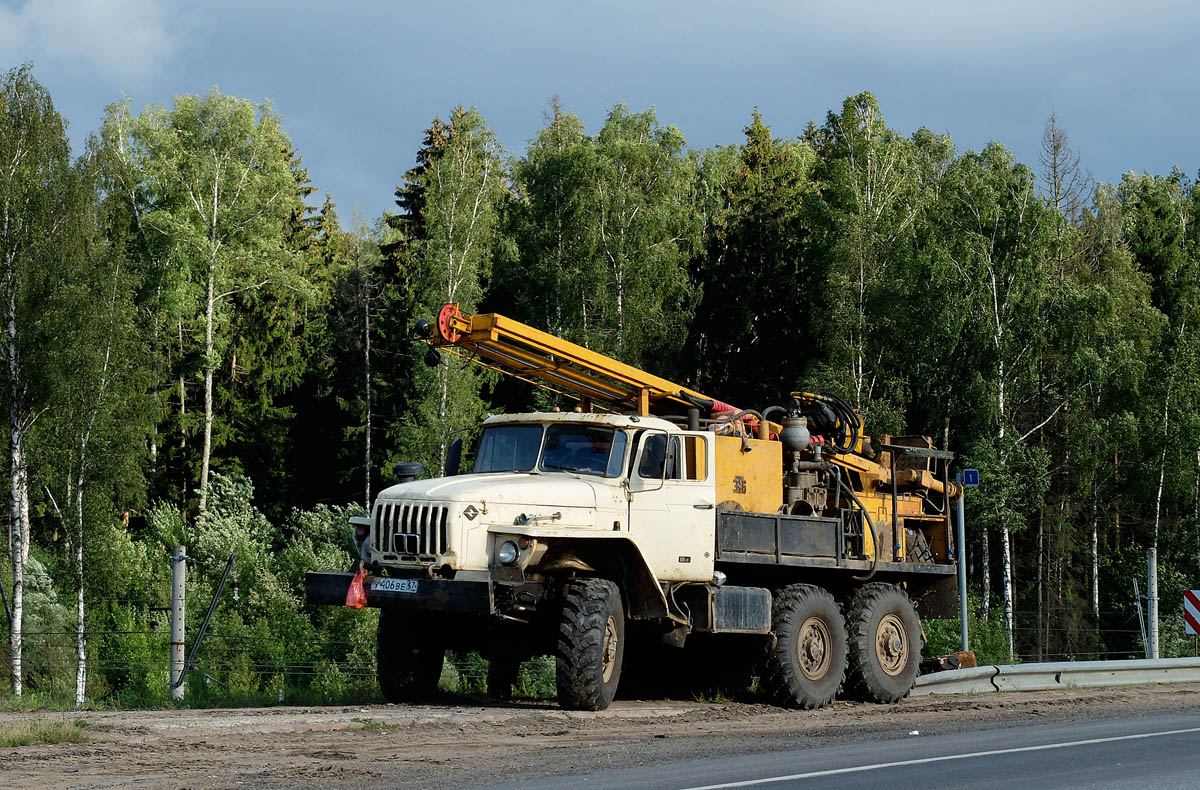 Ленинградская область, № У 406 ВЕ 47 — Урал-4320-41