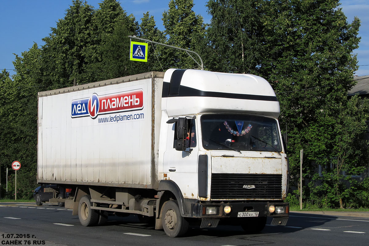 Марий Эл, № С 300 АХ 12 — МАЗ-437040