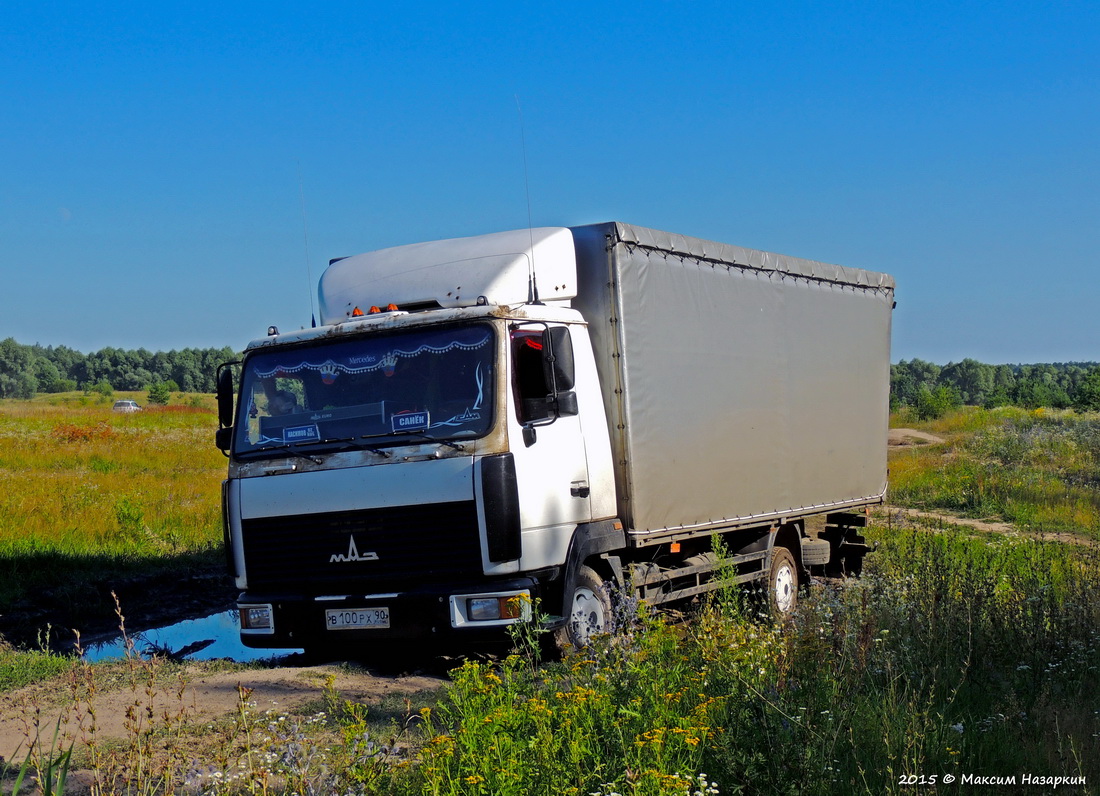 Московская область, № В 100 РХ 90 — МАЗ-437141