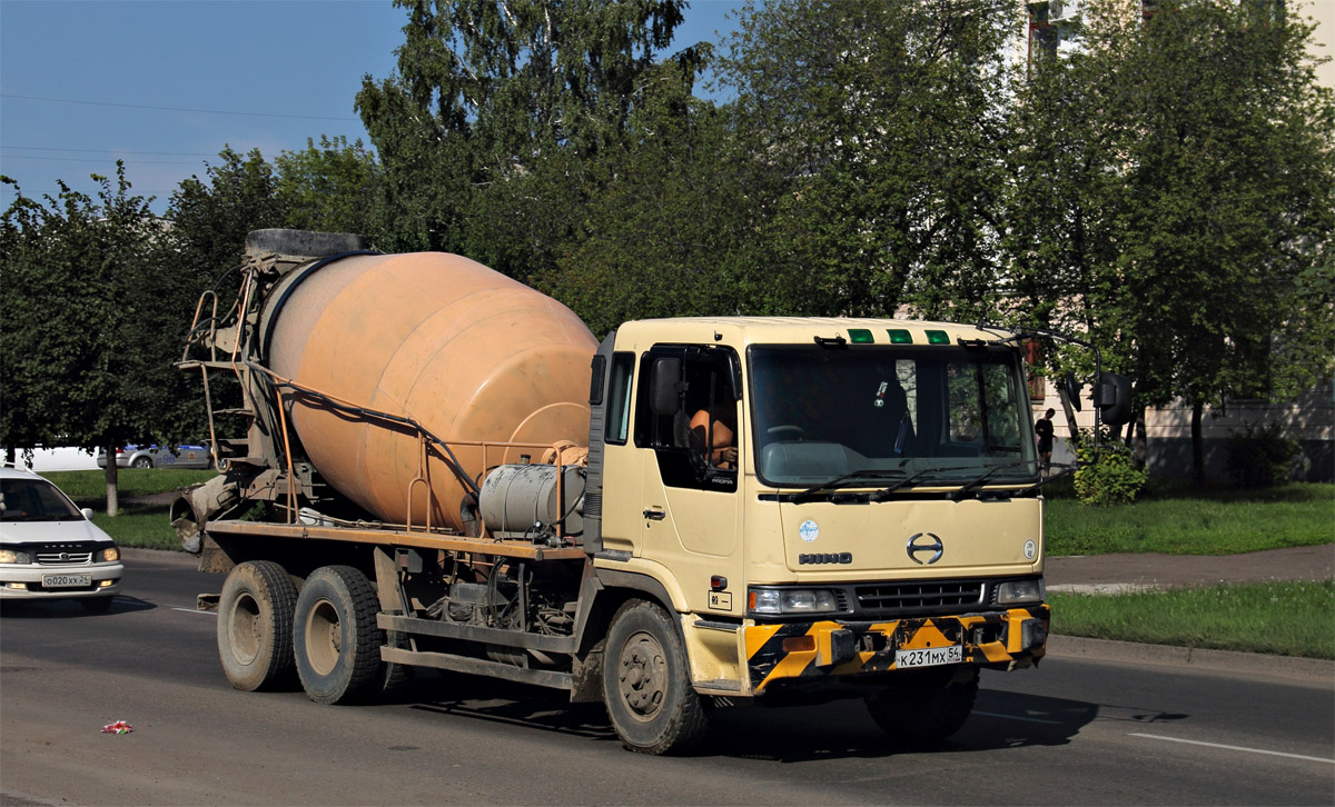 Красноярский край, № К 231 МХ 54 — Hino Profia