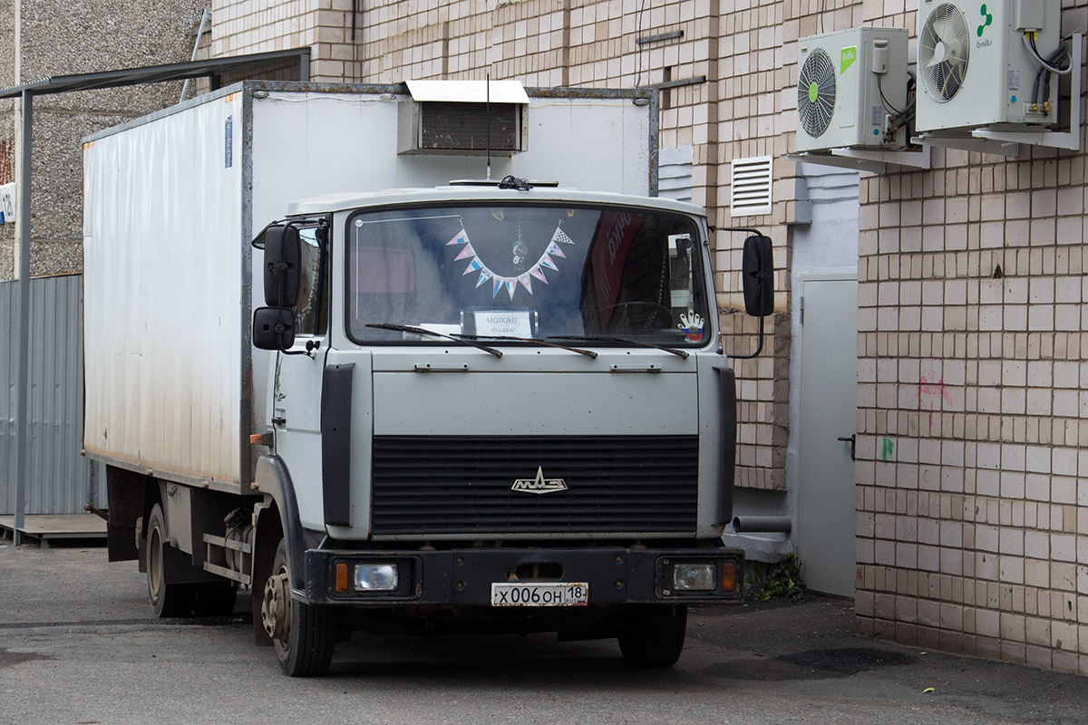 Удмуртия, № Х 006 ОН 18 — МАЗ-437040