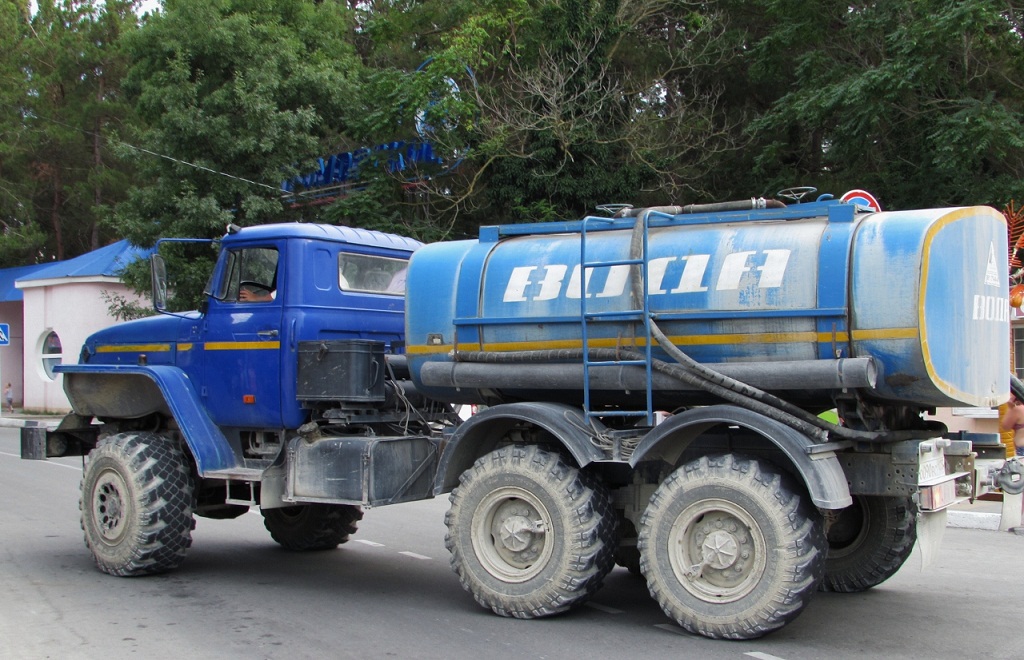 Краснодарский край, № О 090 ВС 123 — Урал-5557-40