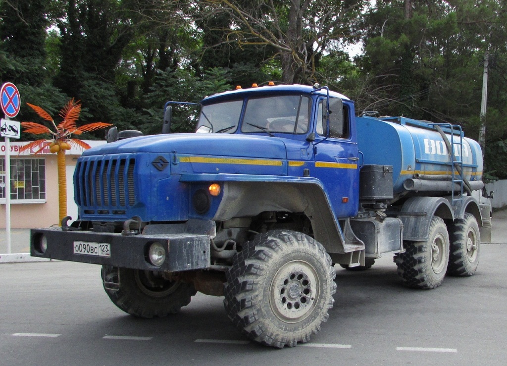 Краснодарский край, № О 090 ВС 123 — Урал-5557-40