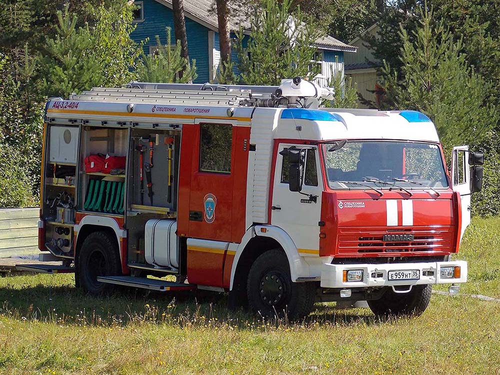 Вологодская область, № Е 959 НТ 35 — КамАЗ-43253-A3(96)