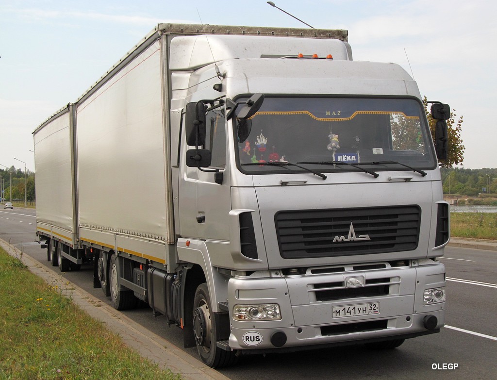 Брянская область, № М 141 УН 32 — МАЗ-631019