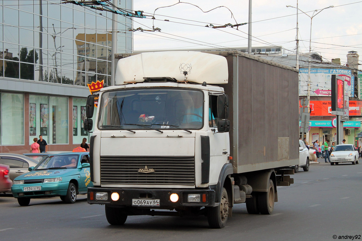Саратовская область, № О 069 АУ 64 — МАЗ-437041