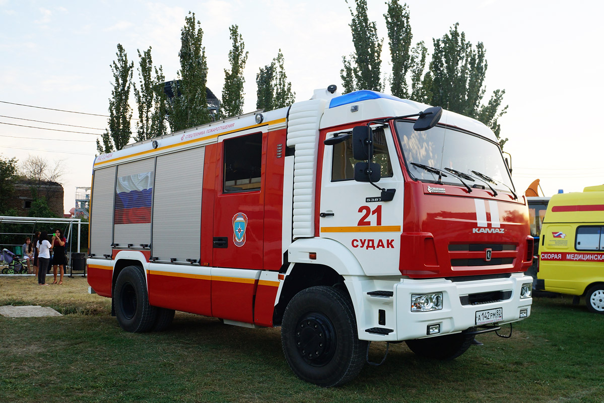 Крым, № А 142 РМ 82 — КамАЗ-5387-RF(08) [53870F-R]