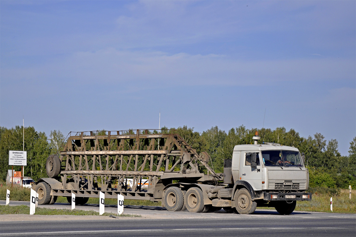 Новосибирская область, № Е 923 ВУ 54 — КамАЗ-54115-13 [54115N]