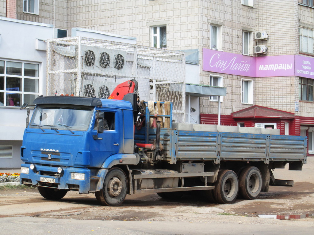 Кировская область, № В 005 ОА 43 — КамАЗ-65117-N3(78)