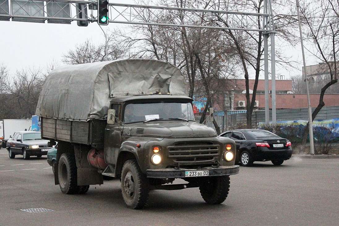 Алматы, № 233 BO 02 — ЗИЛ-431410